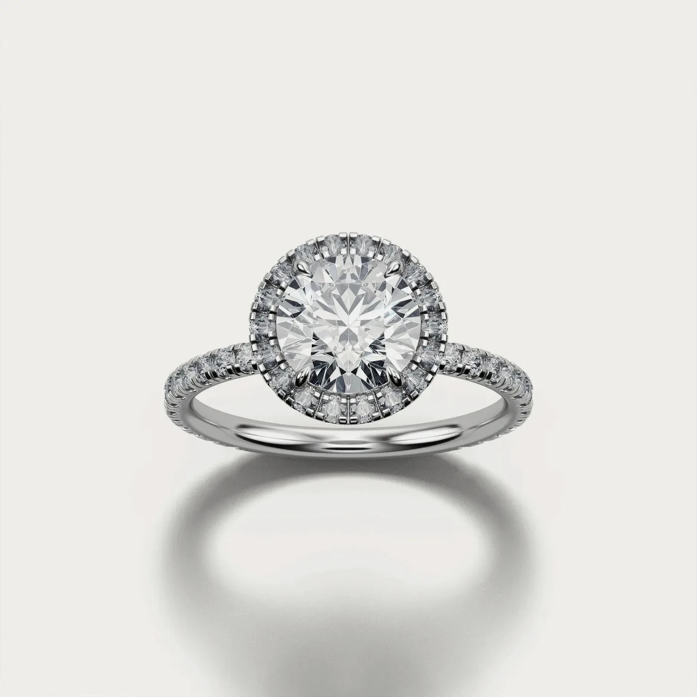 Halo 1, round in white gold, three-quarter view