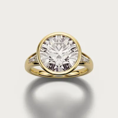 Bezel and Baguettes in yellow gold