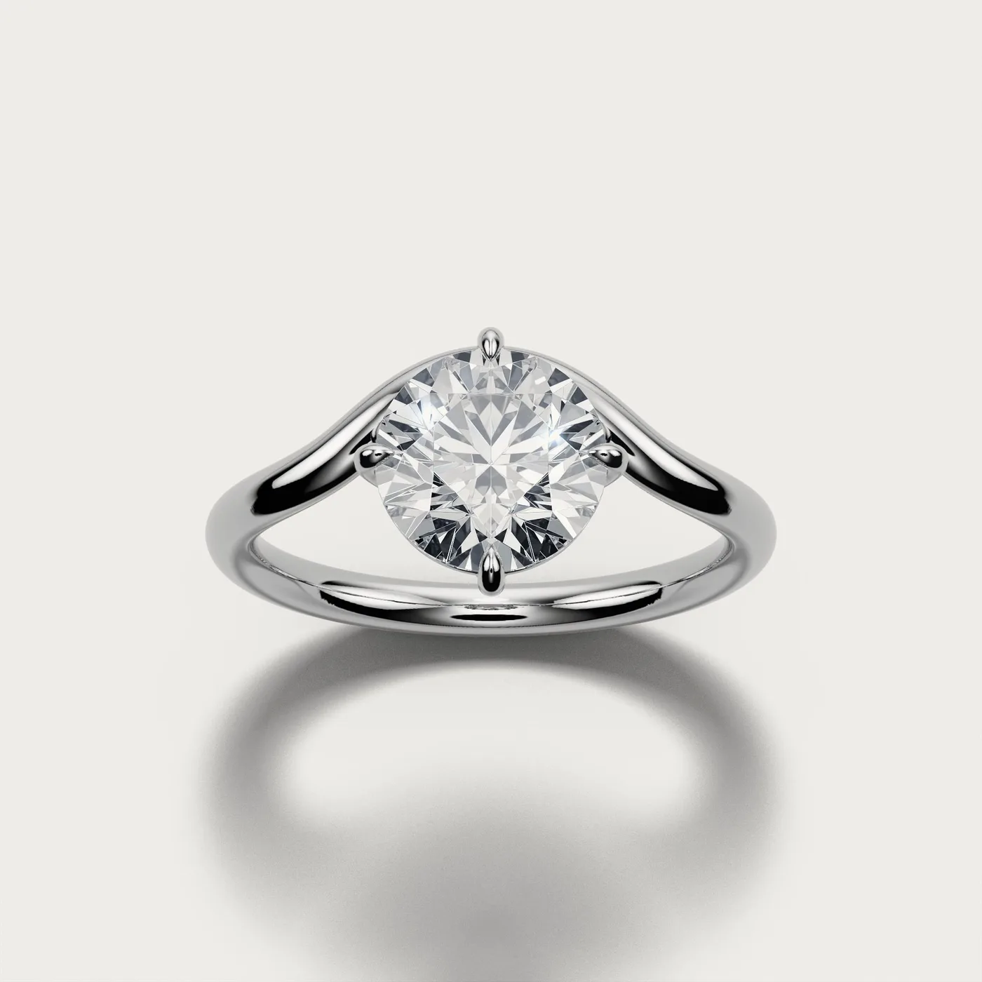 Hooked, round in white gold, three-quarter view
