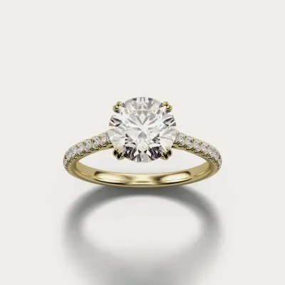 Pavé Solitaire in yellow gold