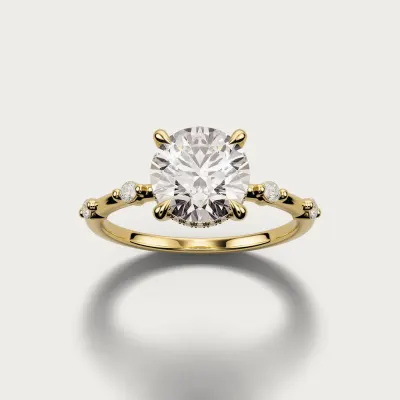 Accent Solitaire in yellow gold