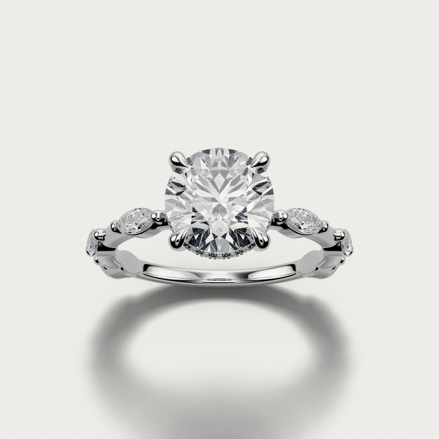 SP6, round in white gold, three-quarter view