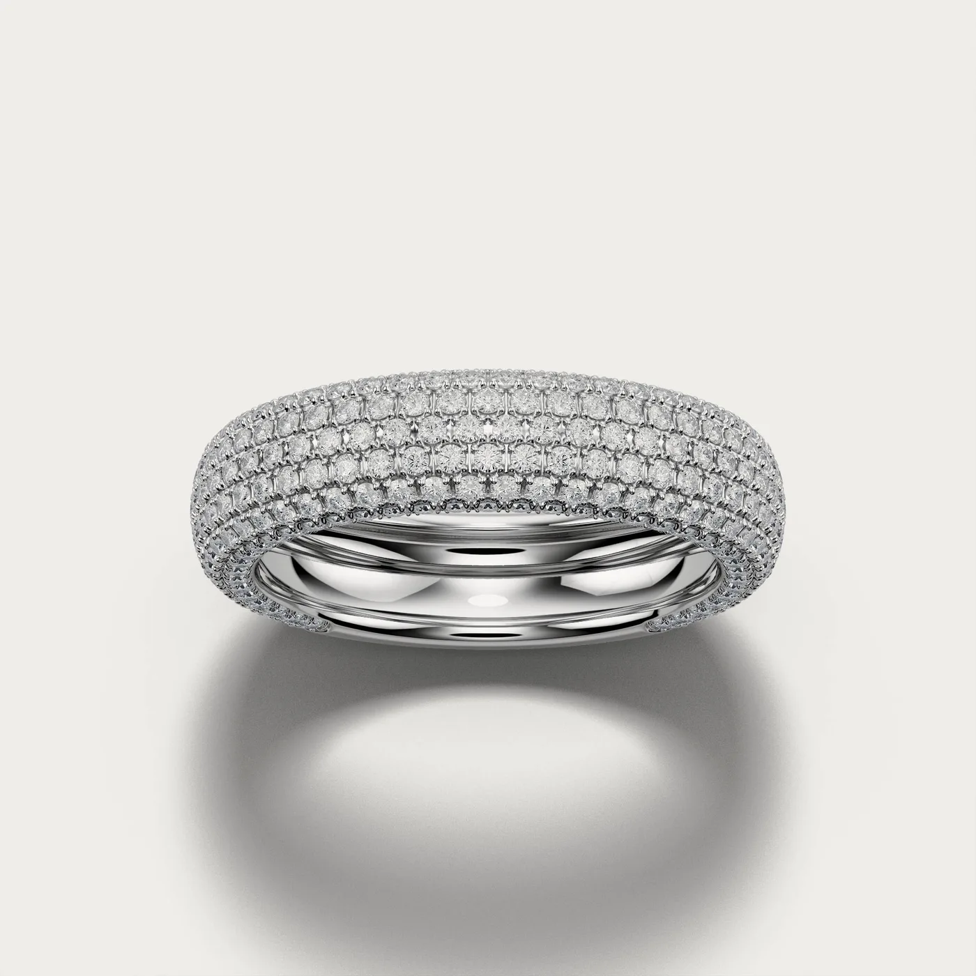 WB3, round in white gold, three-quarter view