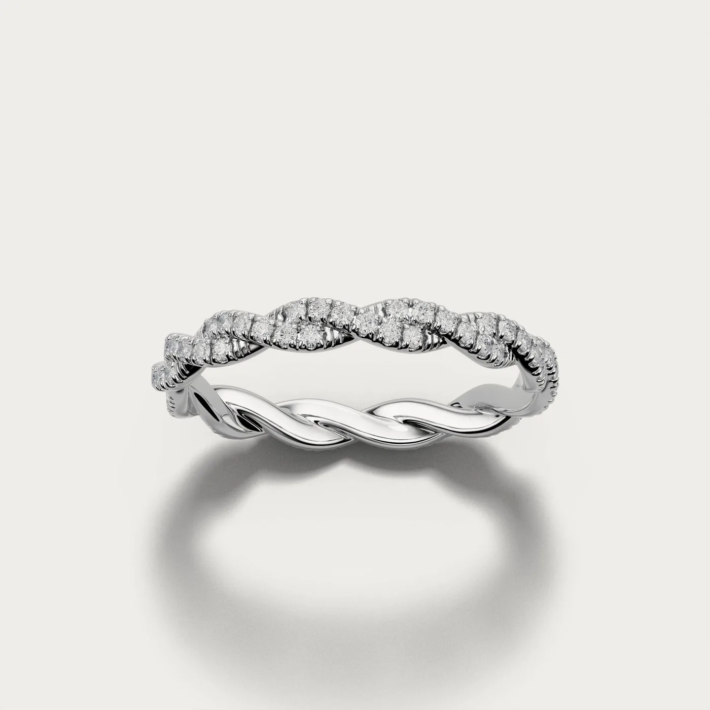 ST2083, round in white gold, three-quarter view