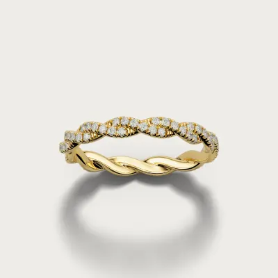 Pavé Twist Band in yellow gold
