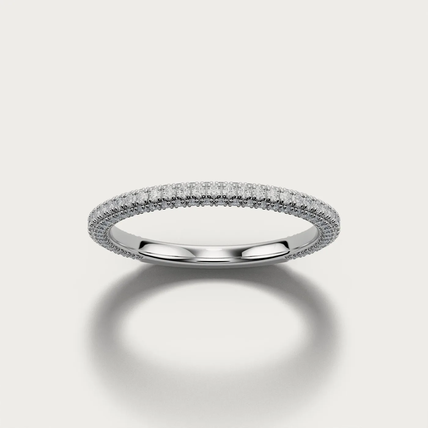 WB45, round in white gold, three-quarter view